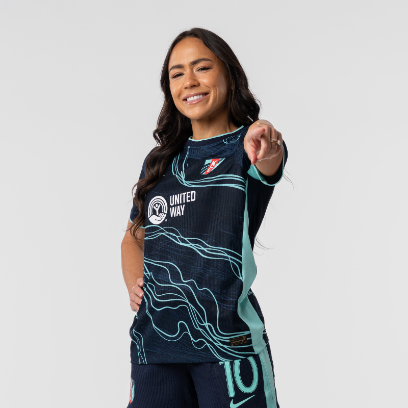 Lo'eau LaBonta Kits & Merch