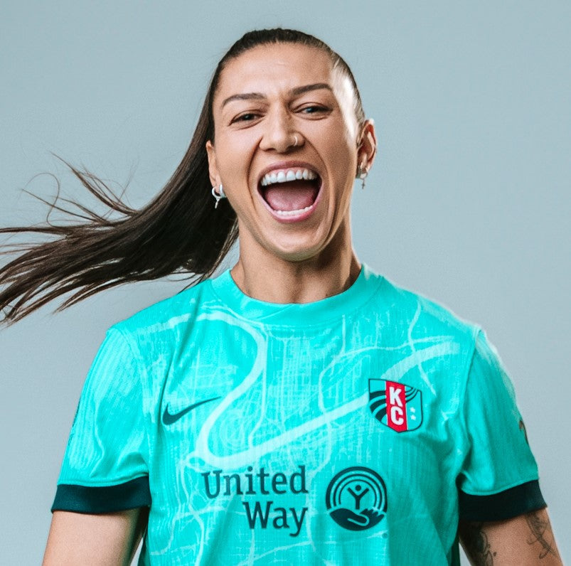 Bia Zaneratto Kits & Merch